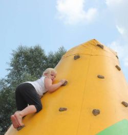 Die jungen Taekwondo-Sportler von Tura zeigten in ihren Vorführungen beim Tag der offenen Tür ihr bereits erworbenes Können.