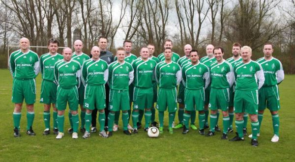 Turas Ü 32 mit neuem Dress in Richtung Meisterschaft