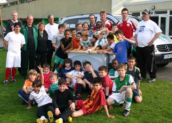 files/angebote/fussballjugend/DFB-Mobil_Gruppenbild.jpg files/angebote/fussballjugend/DFB-Mobil_Gruppenbild.jpg